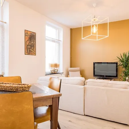 In - Chaleureux Dans Le Centre De Apartment Huy
