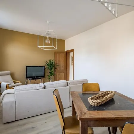 In - Chaleureux Dans Le Centre De *