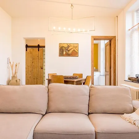 In - Chaleureux Dans Le Centre De Appartement